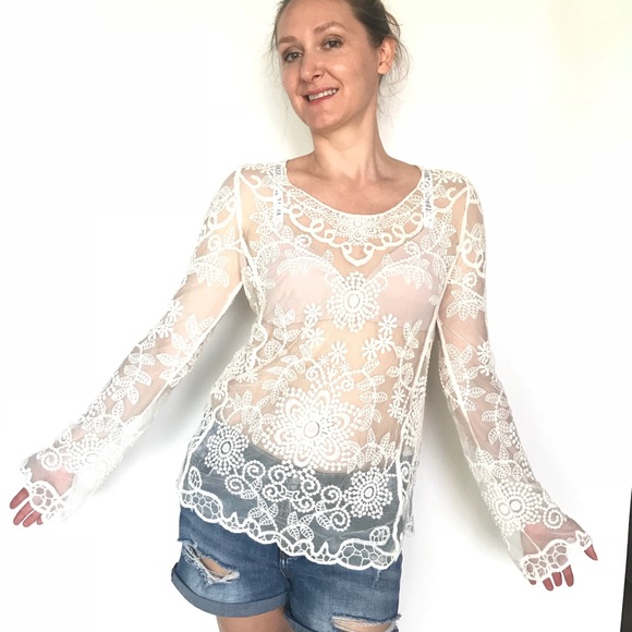 Lace Top with long sleeves - Picture 1 of 6